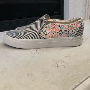 vans asher stripe floral slip-on sneaker - women's
